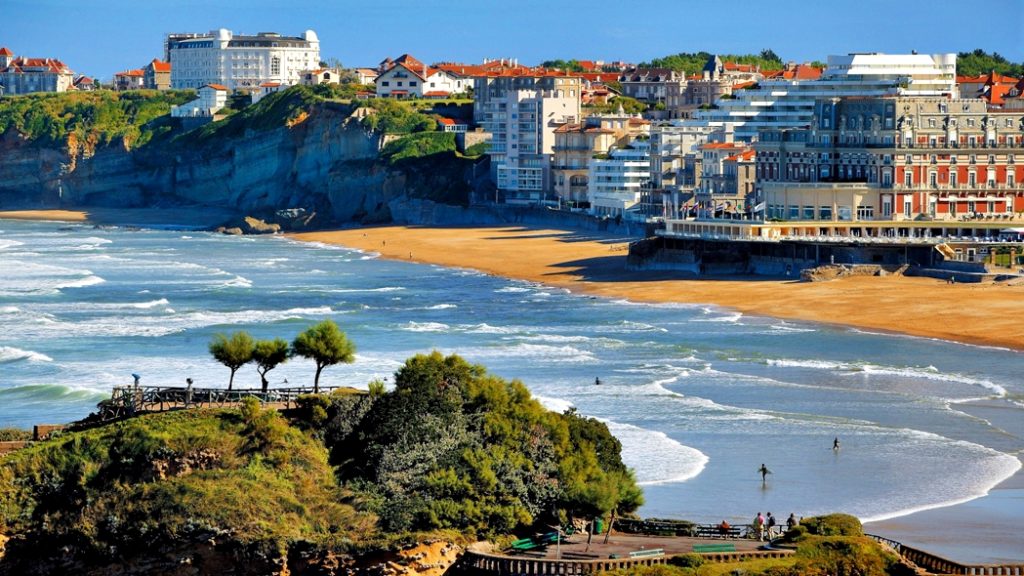 Biarritz hotels online booking